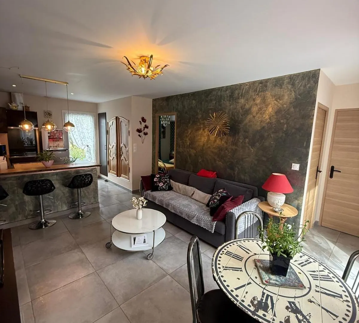 T2 Aile De Villa Et Spa-Jacuzzi Prive Et Illimite Et Plateau D\'Acceuil Offert! contacts